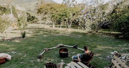 Tiny Glamping in Mount Perry, Ideal to Explore Mount Walsh National Park