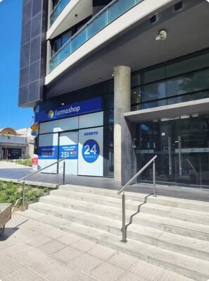 Luokittelematon kuva, 5 kautta 43, painike
