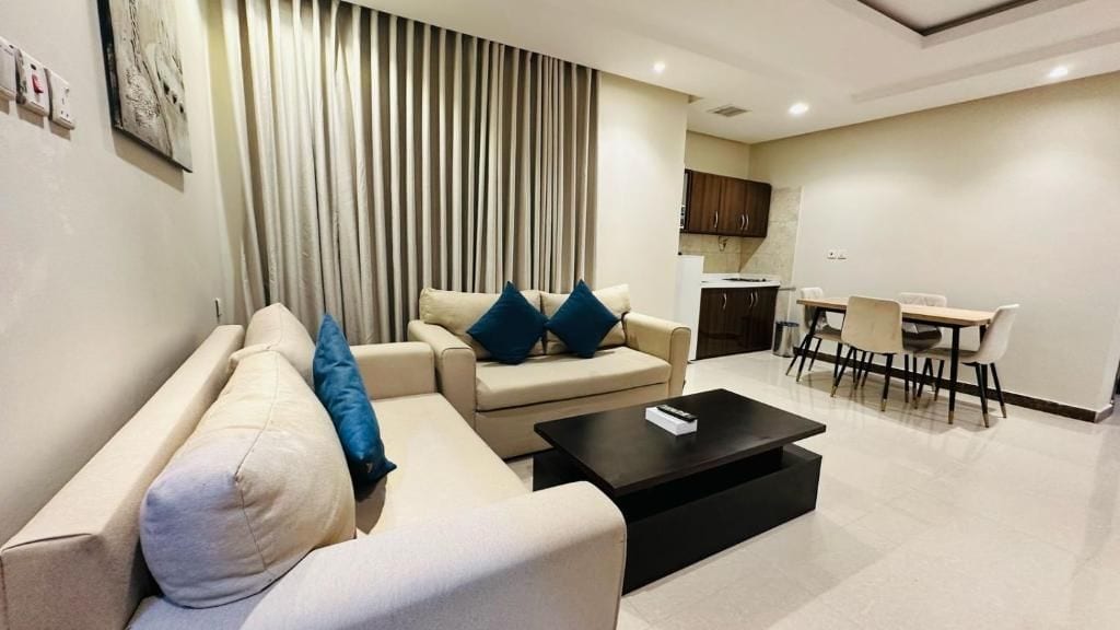Apartment, City View | Living area