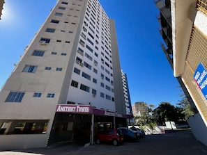 Unclassified image, 2 of 16, button - CRCN - Amethist Tower (Caldas Novas)
