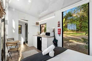 Unclassified image, 5 of 25, button - Gorgeous Tiny House with Fire Pit in Yarra Junction, Victoria (Yarra Junction)