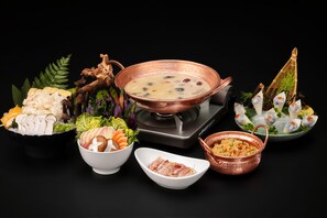 Ảnh chưa phân loại, 2 trong số 178 ảnh, nút