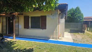 Unclassified image, 4 of 12, button - Vrbo Property (Emilia-Romagna)