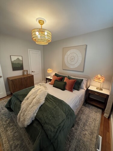 Luxury Furnished 2BR Condo, RH Design, Monthly Stays