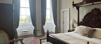 Uppercourt Manor 