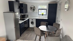 Unclassified image, 3 of 17, button - One-Bed Luxurious apartment near A1 (Yaxley)