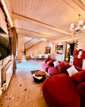 Unclassified image, 2 of 17, button - Casa Di Romeo E Juliet (Faraya)