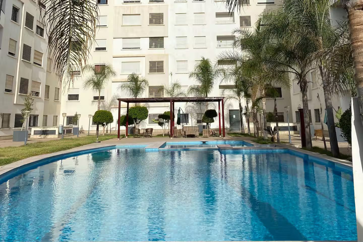 حمام سباحة