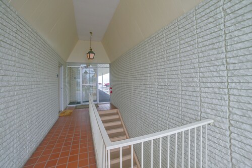 Lakefront Studio, 3 Mi to Petoskey State Park!