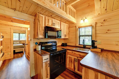 Escape to Nature! Rustic Cabin in Oxford