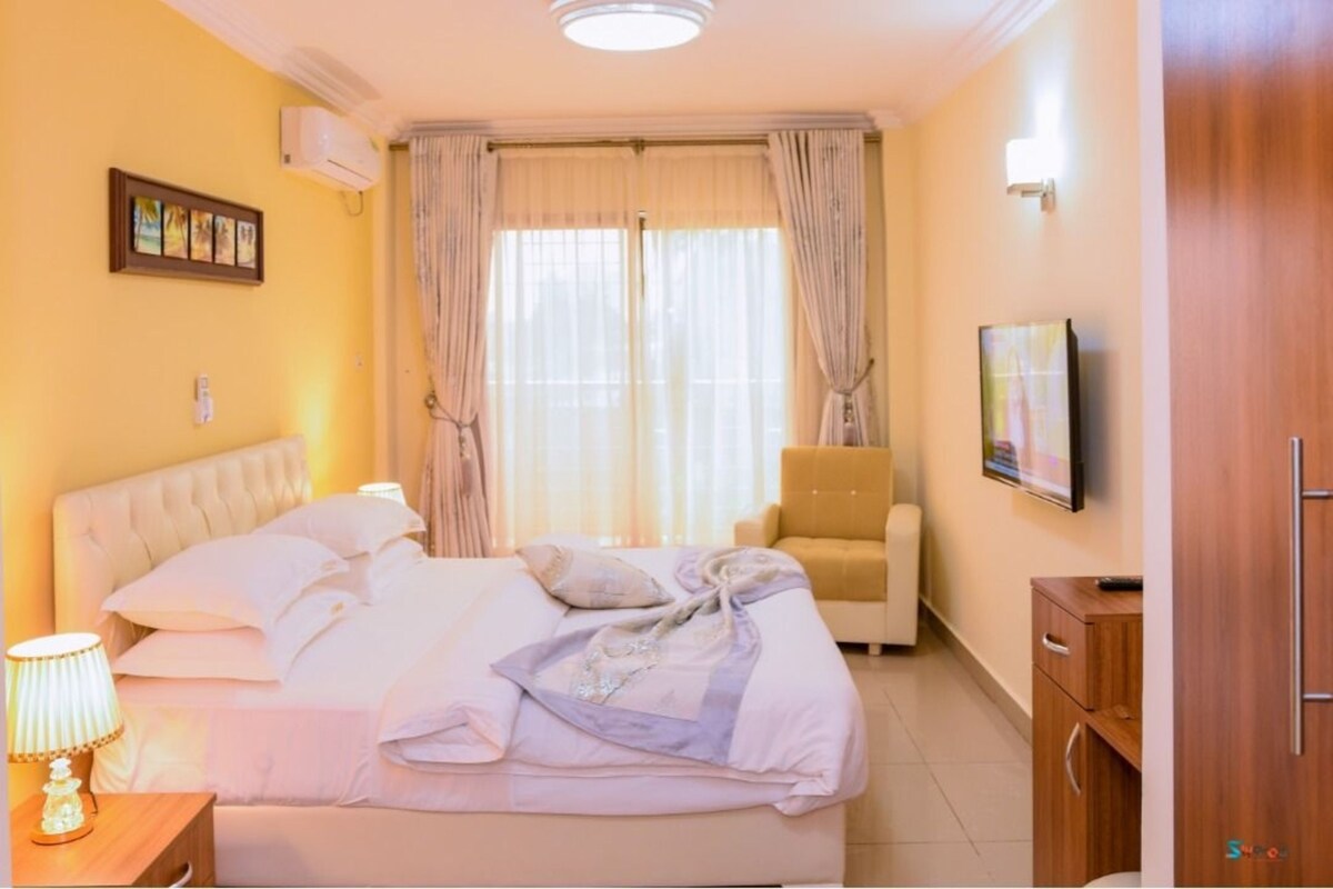 Appartement, balkon, uitzicht op de stad