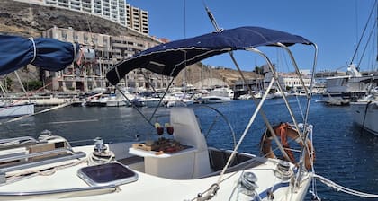 'Sleep On The Sea' with Sea View and Wi-Fi