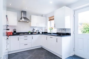 Unclassified image, 3 of 65, button - Argus 4-Bed Premium in Hemel: Contractor, Families (Hertfordshire)