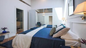 Unclassified image, 2 of 26, button - CONTEMPORARY FLORENCE APARTMENT WITH 3 BEDROOMS & 3 BATHROOMS (Firenze)