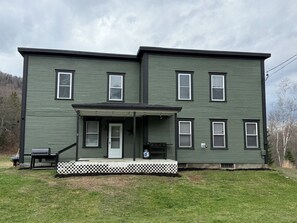 Unclassified image, 5 of 11, button - 4-bedroom house in charming Stewartstown with direct ATV and snowmobile access (Stewartstown)