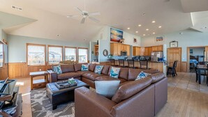 Unclassified image, 3 of 24, button - Spacious 7-bedroom house with Ocean views,  4x4 access only (Carolla)