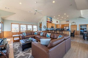 Unclassified image, 3 of 24, button - Spacious 7-bedroom house with Ocean views,  4x4 access only (Carolla)