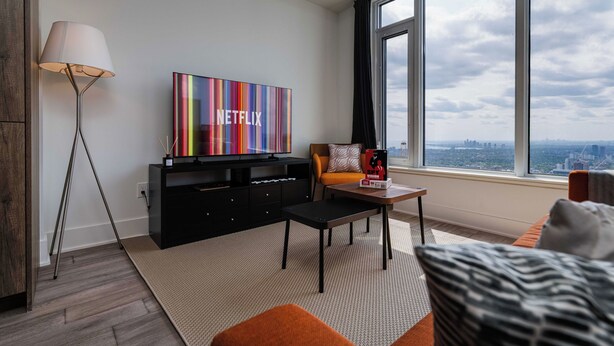 Unclassified image, 1 of 32, button - Elegant 2BR Haven with City Views (Toronto)