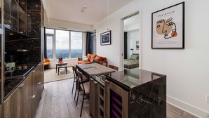 Unclassified image, 2 of 32, button - Elegant 2BR Haven with City Views (Toronto)
