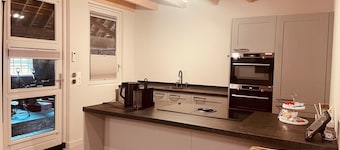 It Skiep, Luxury Vacation Rental in a Farmhouse Dating Back to 1860 with a Private Spa Area