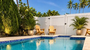 Unclassified image, 3 of 9, button - Beautiful suite with 2 queen beds, pool access in beautiful Miami neighborhood (Miami)