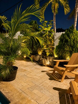 Unclassified image, 5 of 9, button - Beautiful suite with 2 queen beds, pool access in beautiful Miami neighborhood (Miami)