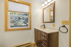 Unclassified image, 4 of 56, button - Yellowstone, Golf & Games  Spacious Island Park Family Cabin (Island Park)