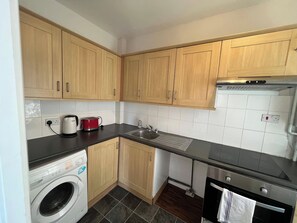 Unclassified image, 5 of 20, button - Apartment Sleeps 6 With Pets Welcome (Croydon)