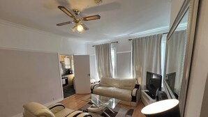 Unclassified image, 5 of 20, button - Apartment Sleeps 6 With Pets Welcome (Croydon)