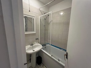 Unclassified image, 3 of 20, button - Apartment Sleeps 6 With Pets Welcome (Croydon)