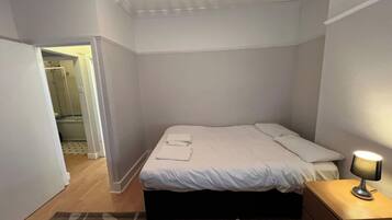 1 bedroom, iron/ironing board, WiFi (free), bed sheets