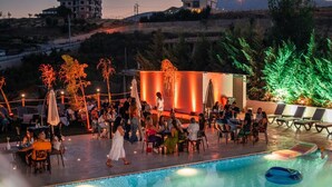 Unclassified image, 3 of 54, button - Valdiz resort (Zahlé)