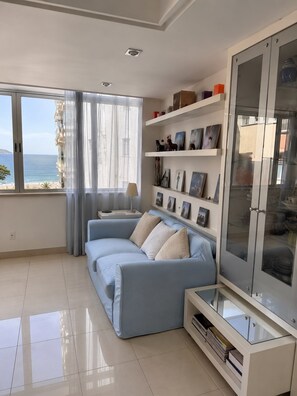 Uklassifisert bilde, 2 av 16, knapp