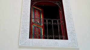 Unclassified image, 2 of 13, button - riad chouara (Fès)