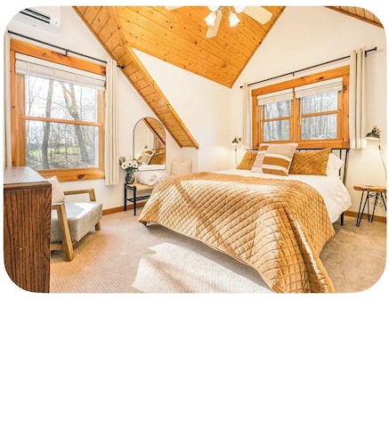 Everwoods @ Deep Creek Lake - Speakeasy, hot tub, bunk room on private acreage