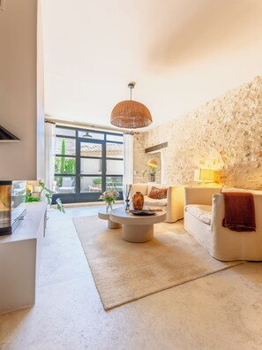 Unclassified image, 5 of 31, button - Vrbo Property (Saint-Rémy-de-Provence)