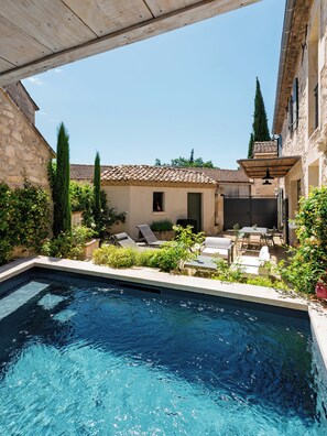 Unclassified image, 4 of 31, button - Vrbo Property (Saint-Rémy-de-Provence)