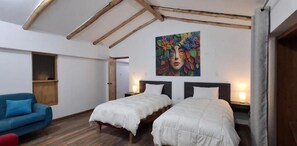 Unclassified image, 3 of 16, button - Machupicchu Lodges (Mollepata)