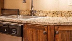 Unclassified image, 2 of 7, button - Cozy 1-bedroom condo in terrific Gatlinburg with AC and gym (Gatlinburg)