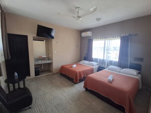 Hotel Aaktun Kay
