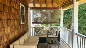 Unclassified image, 5 of 15, button - Cozy cottage with a short walk to the beach. (Emerald Isle)