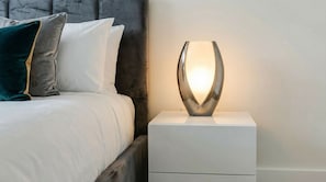 Unclassified image, 5 of 21, button - Modern 2-Bed Greenwich Apartment Fast Links to Canary Wharf (London)