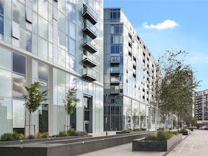 Unclassified image, 2 of 21, button - Modern 2-Bed Greenwich Apartment Fast Links to Canary Wharf (London)