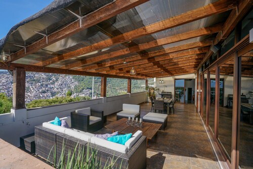 Casa El Mirador Taxco | Jacuzzi and Terrace