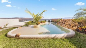 Unclassified image, 3 of 34, button - Family House | Pool & Lake view | 4 Bedrooms (Puente de Ixtla)