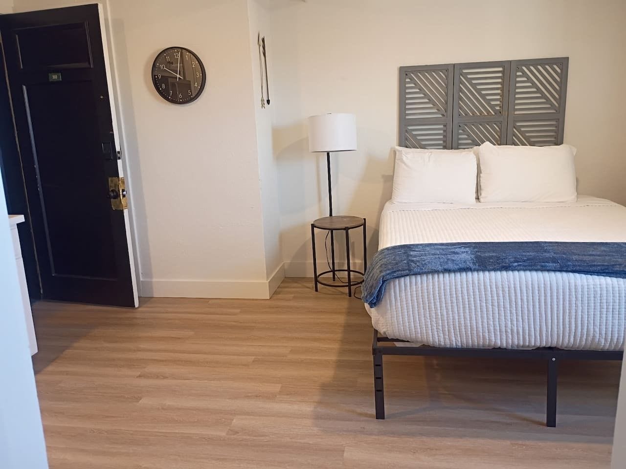 Iron/ironing board, WiFi