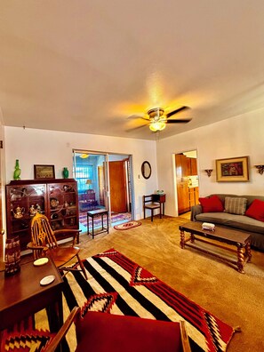Unclassified image, 4 of 33, button - 3-bedroom house in terrific El Paso with AC and fitness room (El Paso)