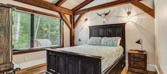 Luxury Chalet in Sainte-Béatrix / Spa & Sauna / Sleeps Up to 11 People, 1 Hour from Montreal