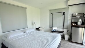 Unclassified image, 4 of 44, button - EL Camper Retreat - Sleep 12  (Maleza Alta)