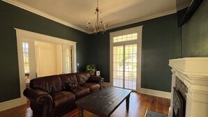 Unclassified image, 5 of 23, button - Classically updated Historic District home with Chef's Kitchen (Shreveport)